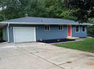 10718 Verona Rd, Battle Creek, MI 49014