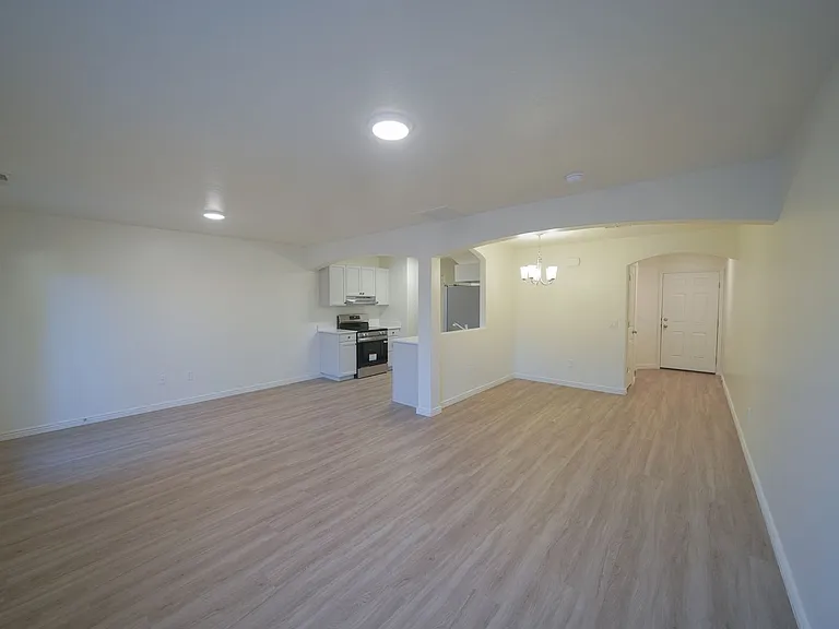1000 E Bluffview Dr #115 — Photo 28