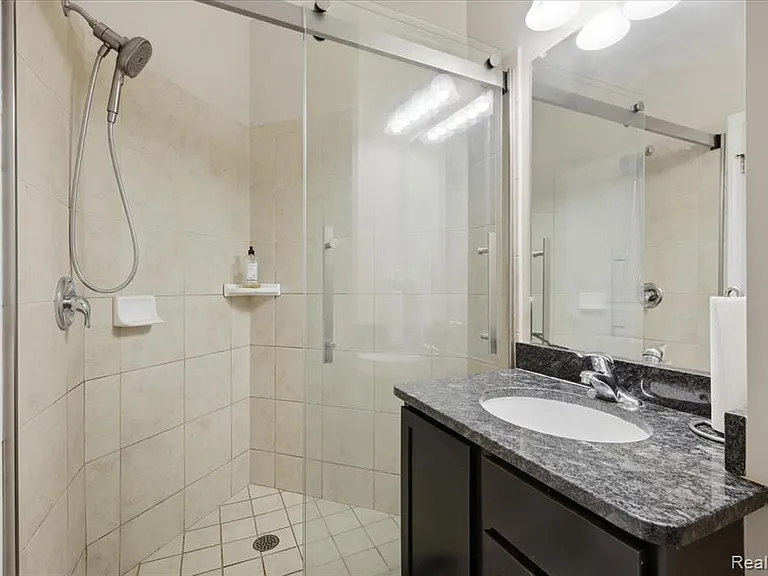 4810 E Stonegate Cir — Photo 13
