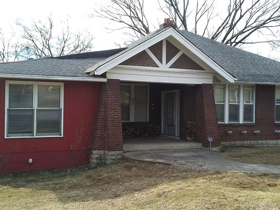 2nd image of 2551 Blair Blvd #B
