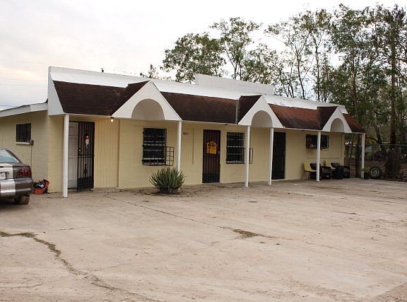 2nd image of 2410 Carlos St