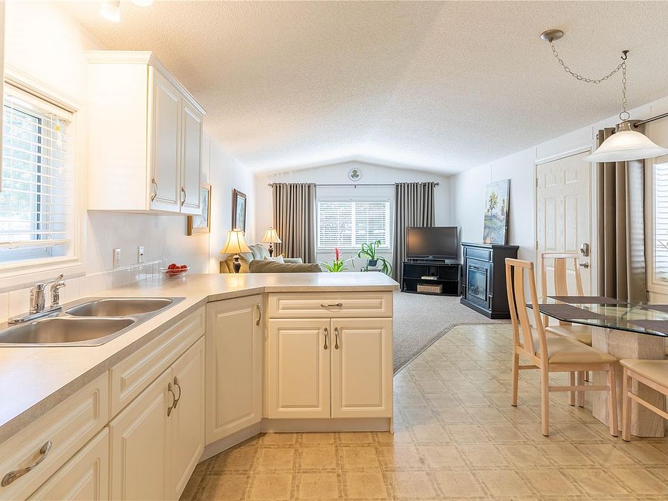 1310 Spruston Rd Nanaimo, BC, V9X1R2 Apartments for Rent Zillow