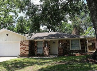 213 Pine Hill Dr, Conroe, TX 77301