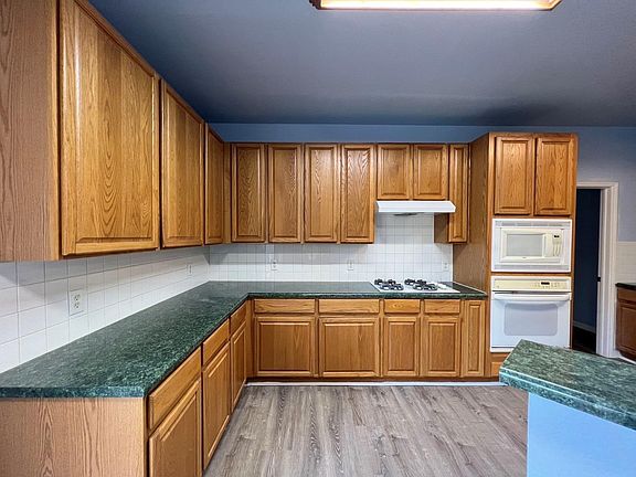 5th image of 1705 E Westminster Way