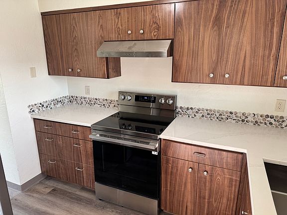 3rd image of 2150 2nd St