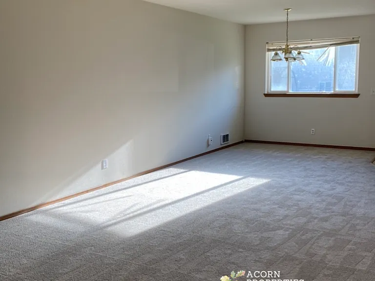 1314 NW Falls Creek Loop — Photo 3