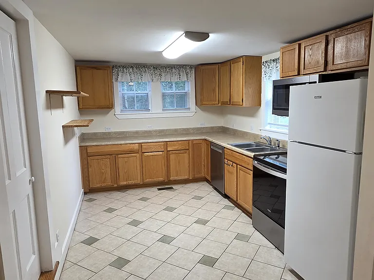 219 W Chatham St #A — Photo 12