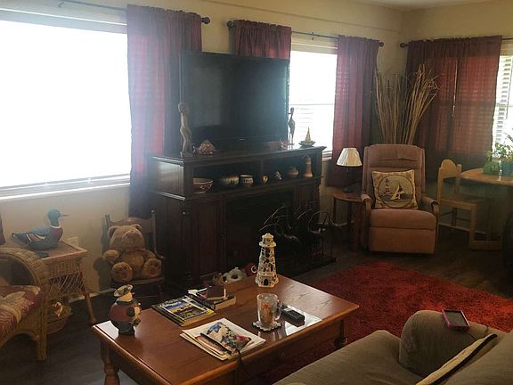 5th image of 1497 SE Valencia Dr