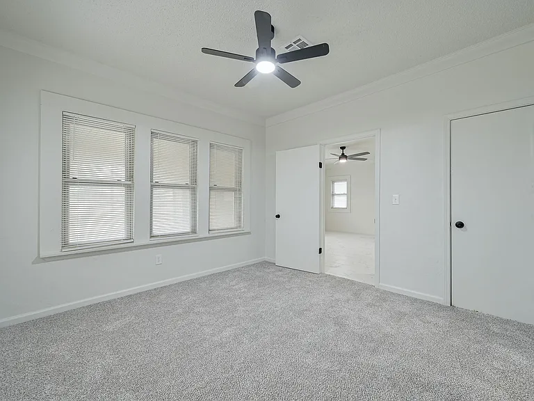 1017 NE 16th St — Photo 29