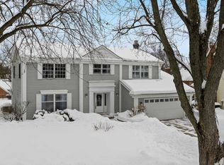 7 Dorchester Ct, Sugar Grove, IL 60554