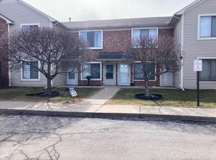 30783 Hidden Pines Ln, Roseville, MI