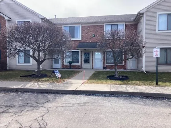 30783 Hidden Pines Ln, Roseville, MI 48066