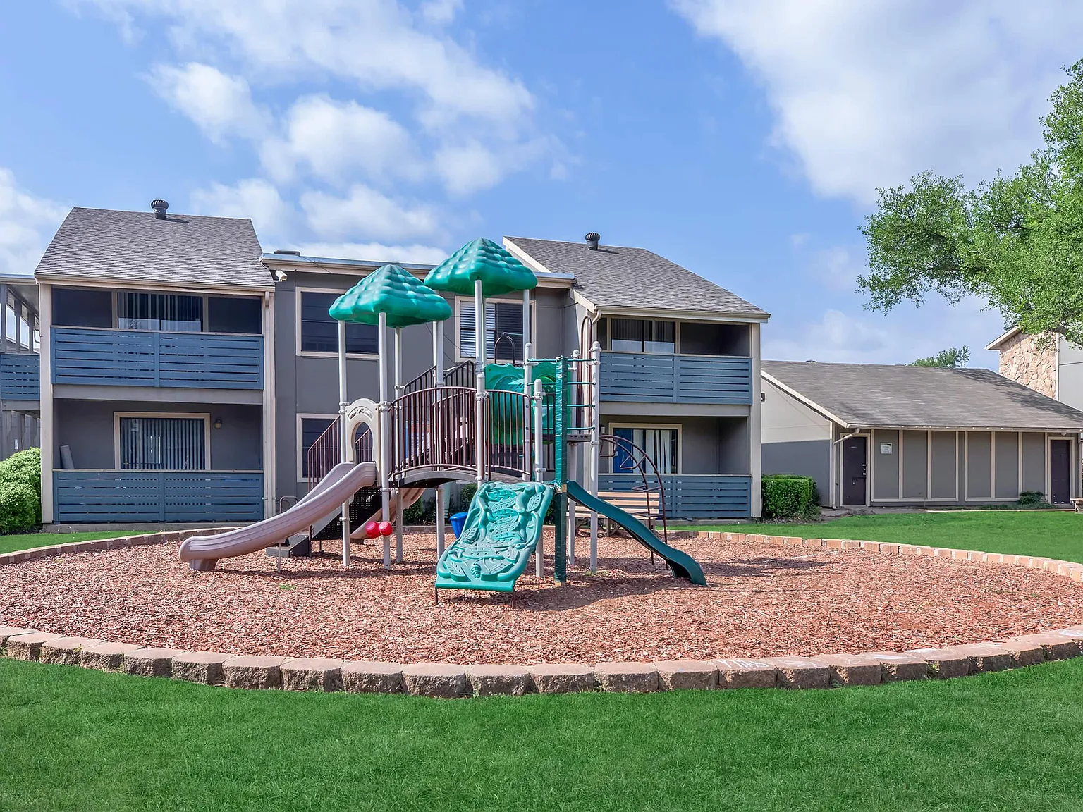 Villas at Alameda — Photo 4