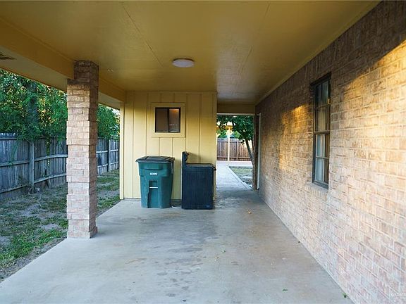 4th image of 1511 Barnes St