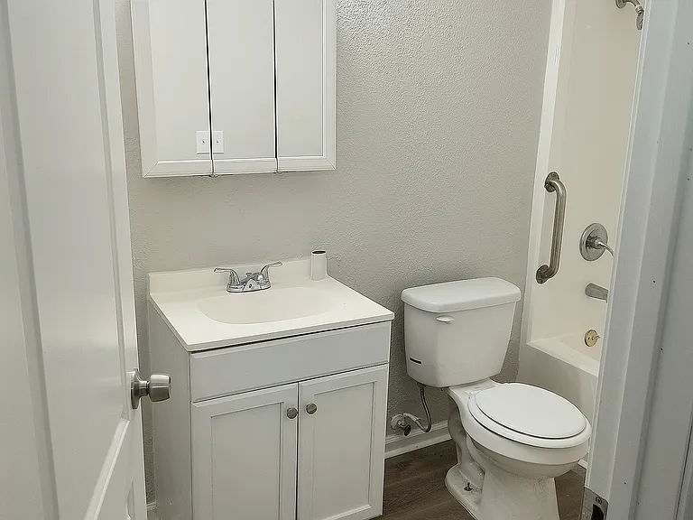 Richland Flats Apartments — Photo 4