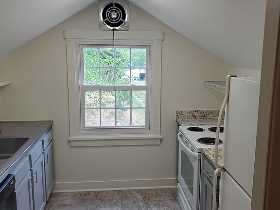 5th image of 220 Streamside Ln #220