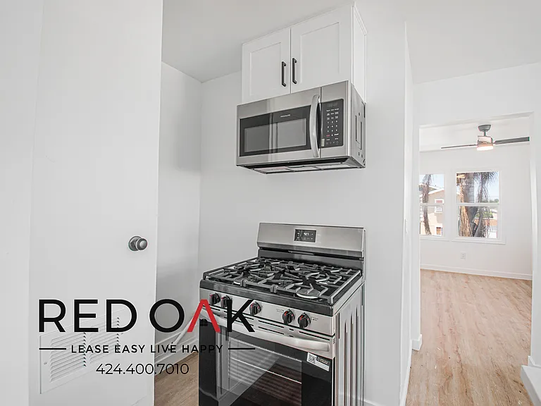 1212 E 76th Pl #7 — Photo 6