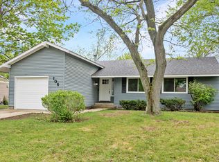 106 Foxcroft Rd, Naperville, IL 60565