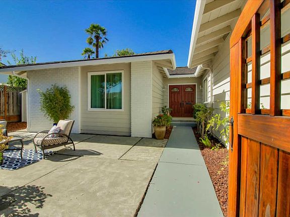 3rd image of 6125 Larios Way