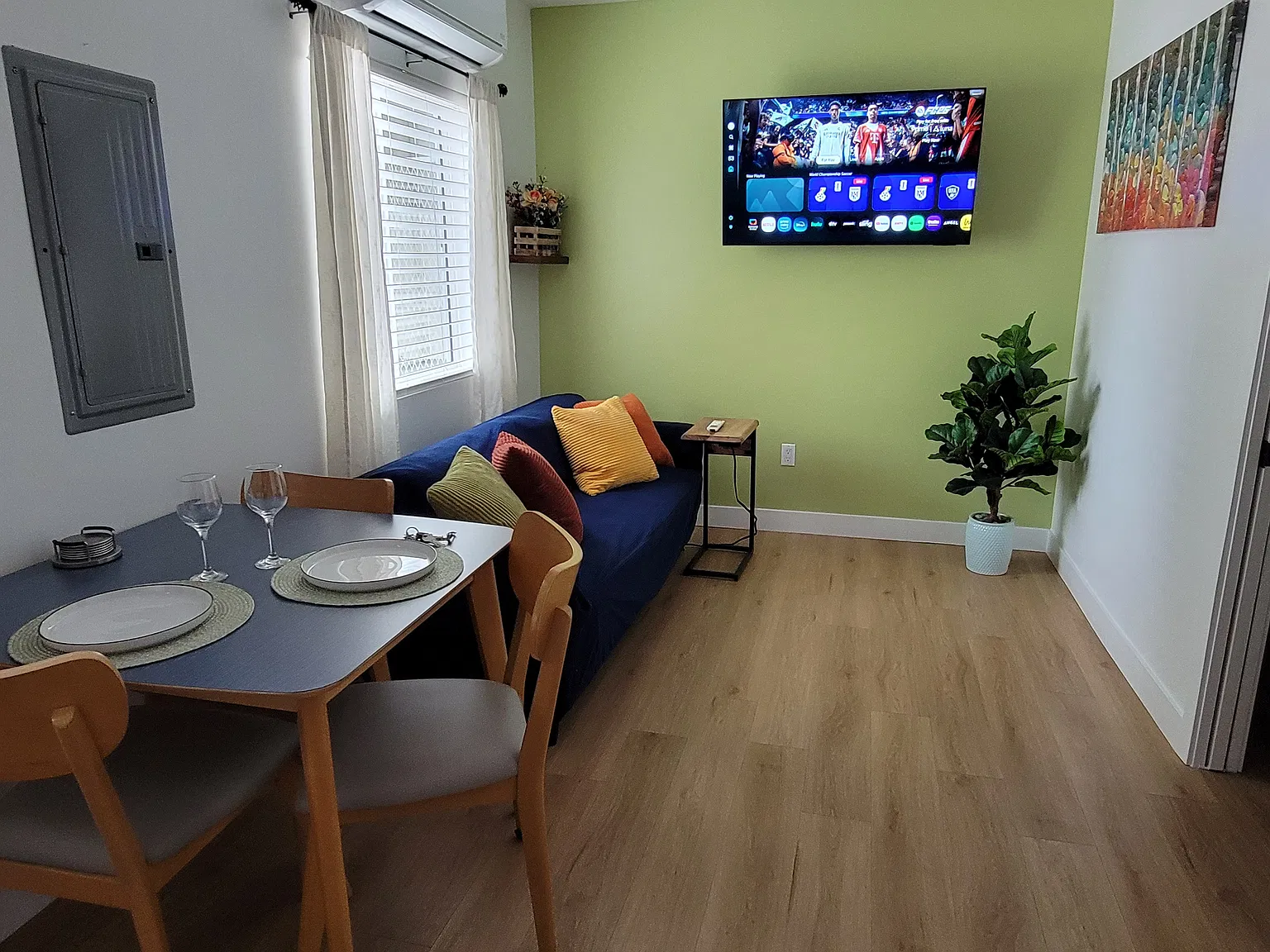 1 bed, 350 sqft, $2,200 — Photo 2