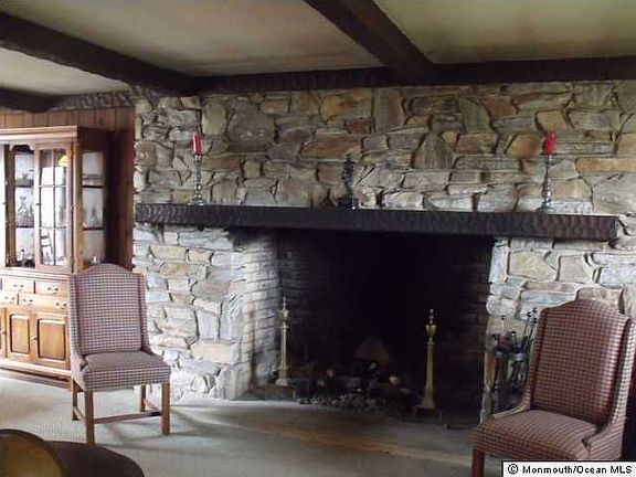Family Rm, gas fireplace