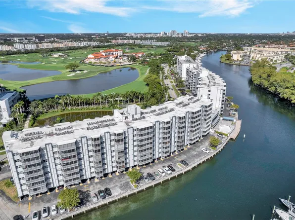 200 Diplomat Pkwy APT 729, Hallandale, FL 33009