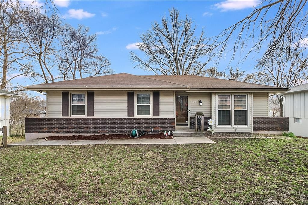 1915 N York St, Independence, MO 64058 Zillow