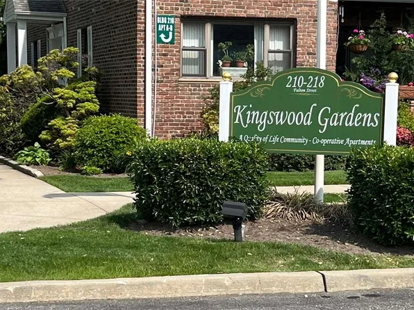 218 Fulton Street #2B, Farmingdale, NY 11735