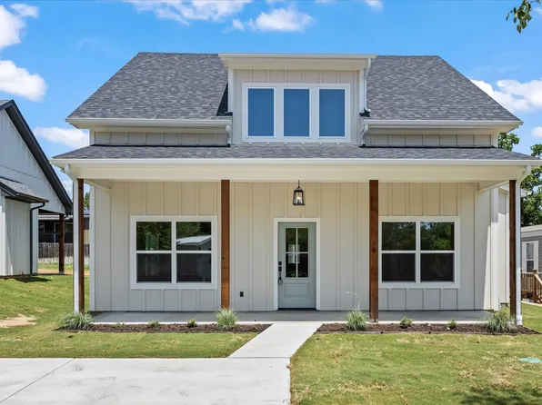 3226 Brazos River Dr, Granbury, TX 76048