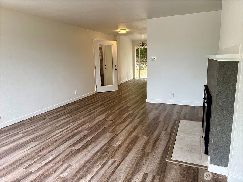 2nd image of 3252 Herren Avenue