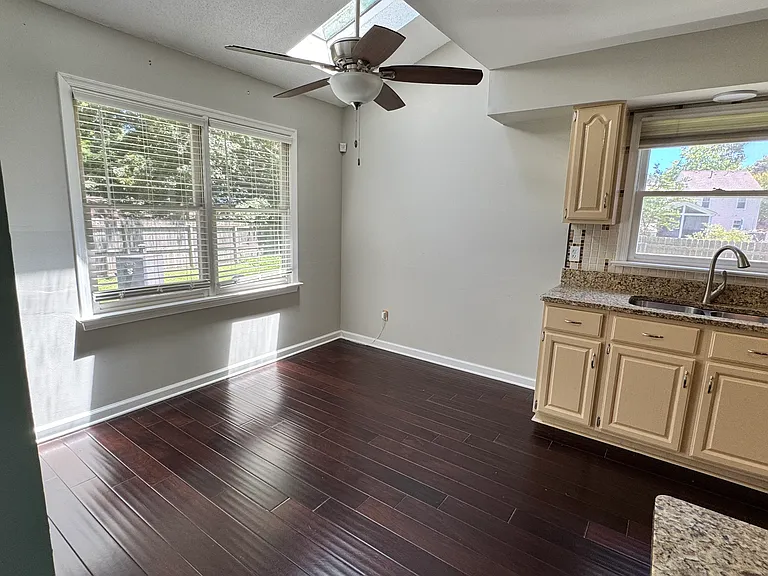 893 Henrico Ct — Photo 13