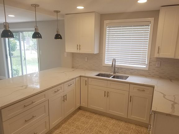5th image of 4465 Beacon Dr Unit A