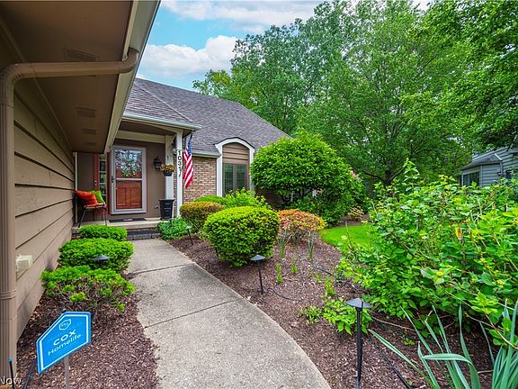 3rd image of 1031 Brook Ln