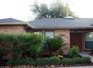2405 Laura Ln, Pearland, TX 77581