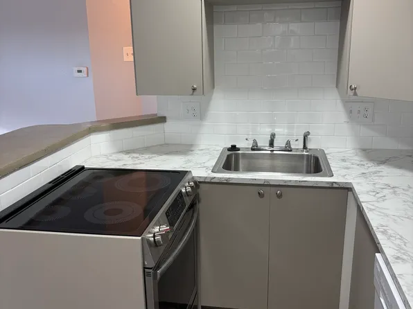 2412 S York St APT 8, Denver, CO 80210