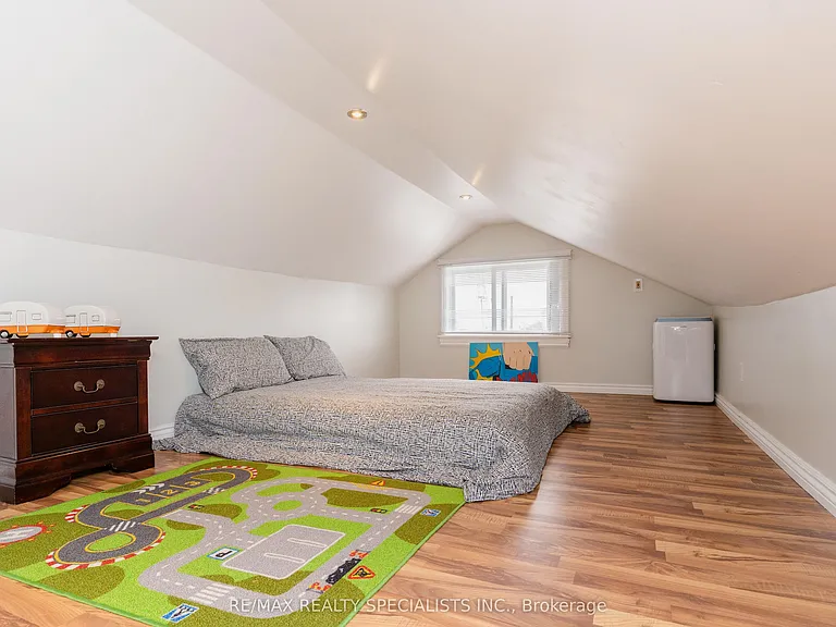 4397 Homewood Ave — Photo 20