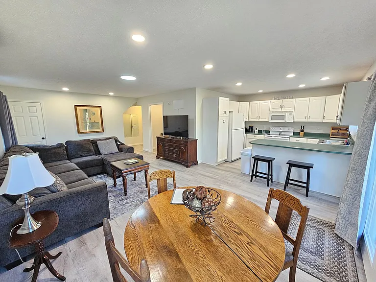 1220 Morningside Cir #1-3 — Photo 7