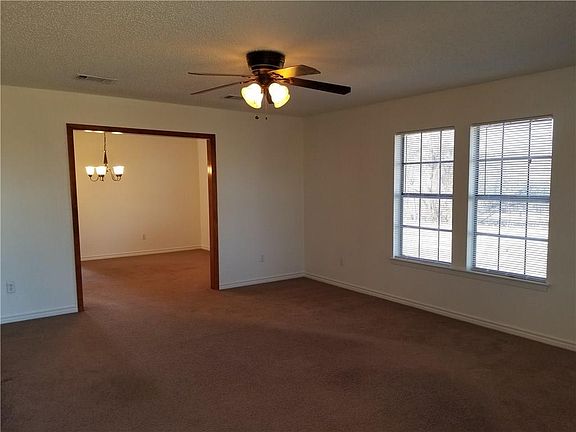 5th image of 240 N Carroll Ave