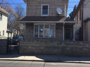 227 Clove Rd, Staten Island, NY 10310