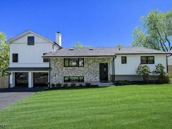 8 Rand Dr, West Orange Twp., NJ 07052