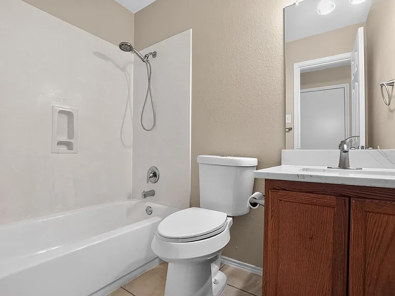 111 Mossy Rock Cv — Photo 12