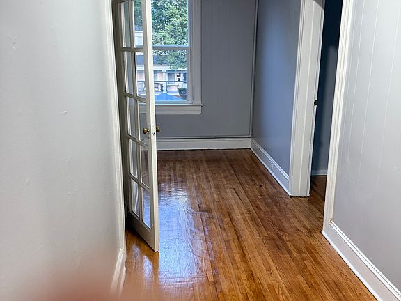 5th image of 301 S Broad St #4