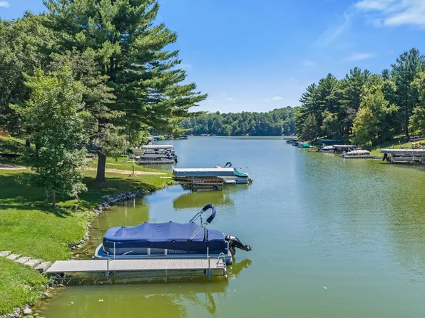 S1294 W Redstone Dr, La Valle, WI 53941