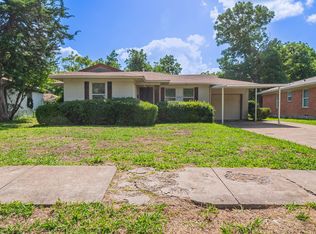 10033 Casa Oaks Dr, Dallas, TX 75228