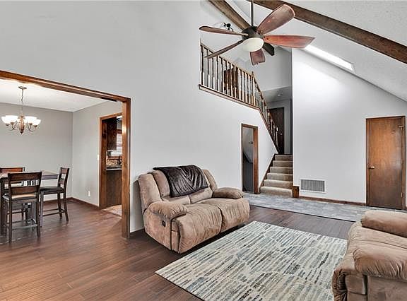 4th image of 5450 Apache Dr