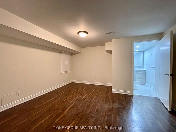 5th image of 35 Valemount Way