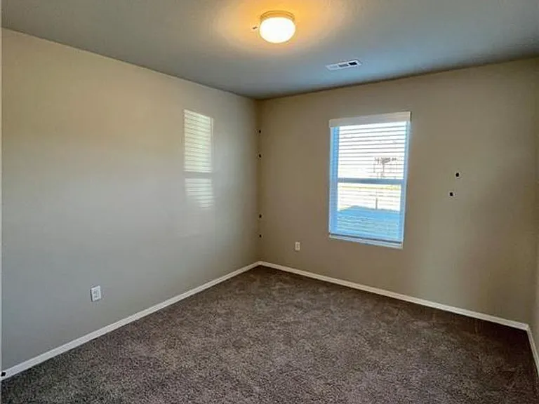 909 E Egret Rd — Photo 15