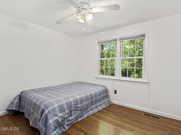60 Greenwich Hills Dr #60 — Photo 13