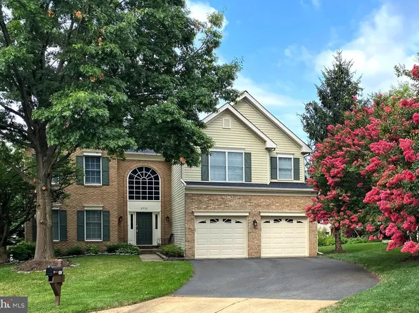 2932 Blue Holly Ln, Herndon, VA 20171