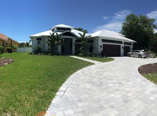 236 Sharwood Dr, Naples, FL 34110